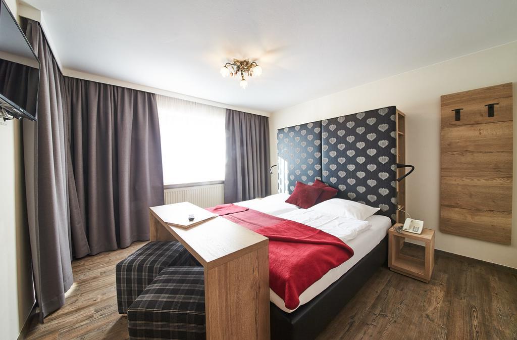Hotel Alpenblick ザールバッハ・ヒンターグレム エクステリア 写真